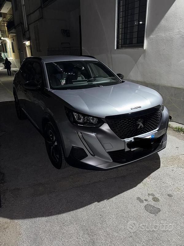 Usata Peugeot 2008 130 CV (95 kW) 2023 SUV