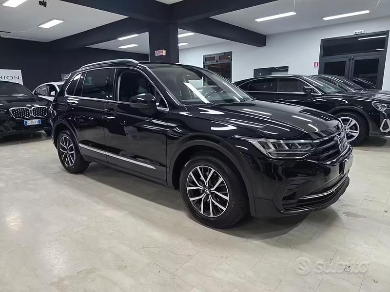 Usata VW Tiguan Life 150 CV (110 kW) 2021 Nero SUV