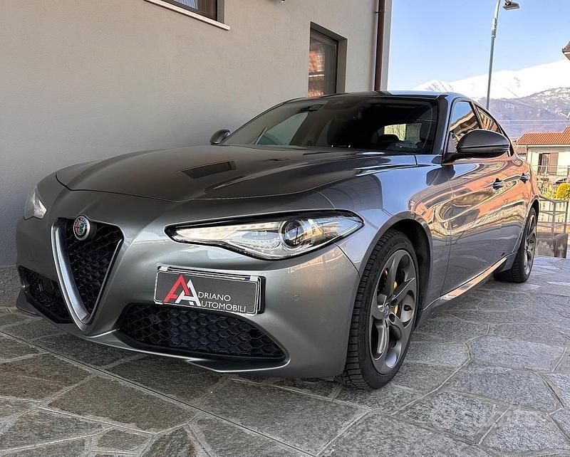 Usata Alfa Romeo Giulia Business 160 CV (117 kW) 2020 Grigio Berlina