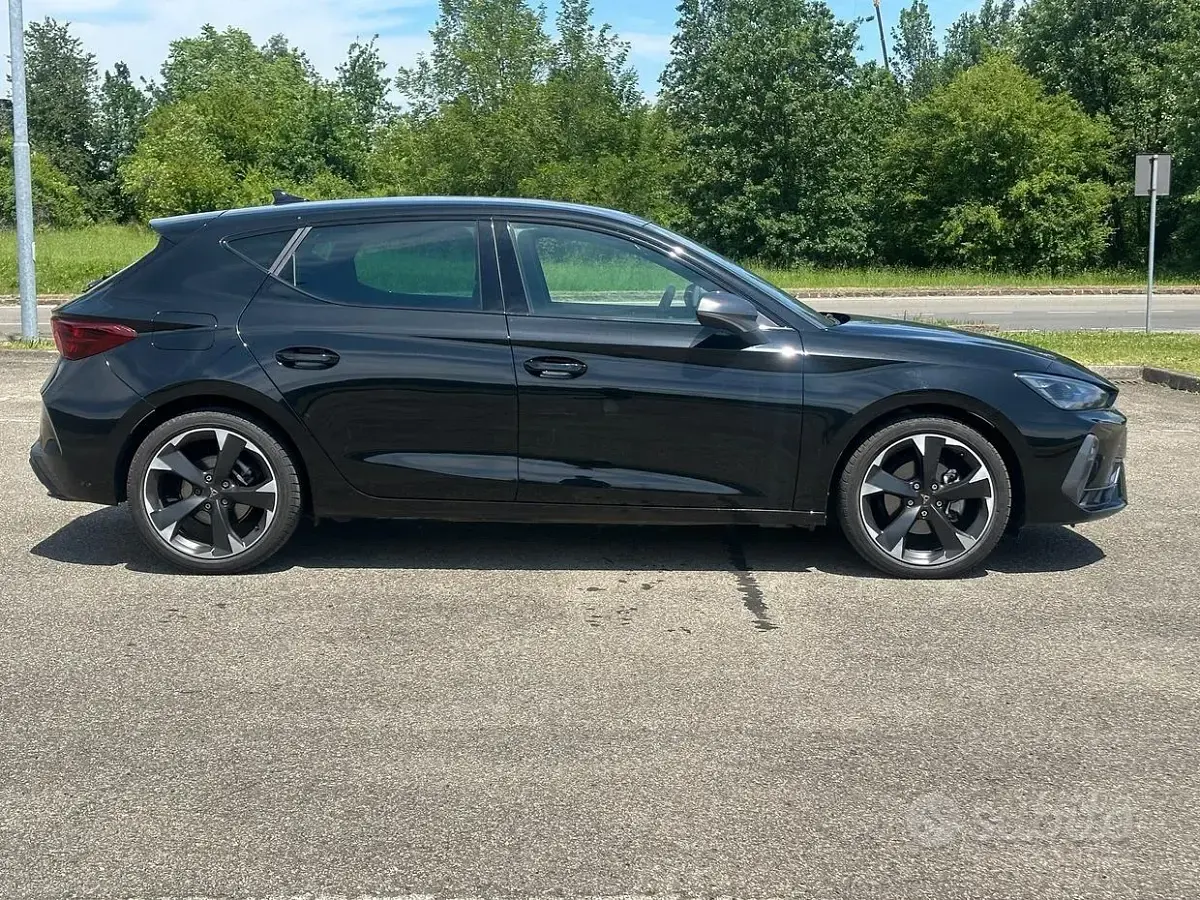 Usata Cupra Leon 150 CV (110 kW) 2025 Nero Berlina