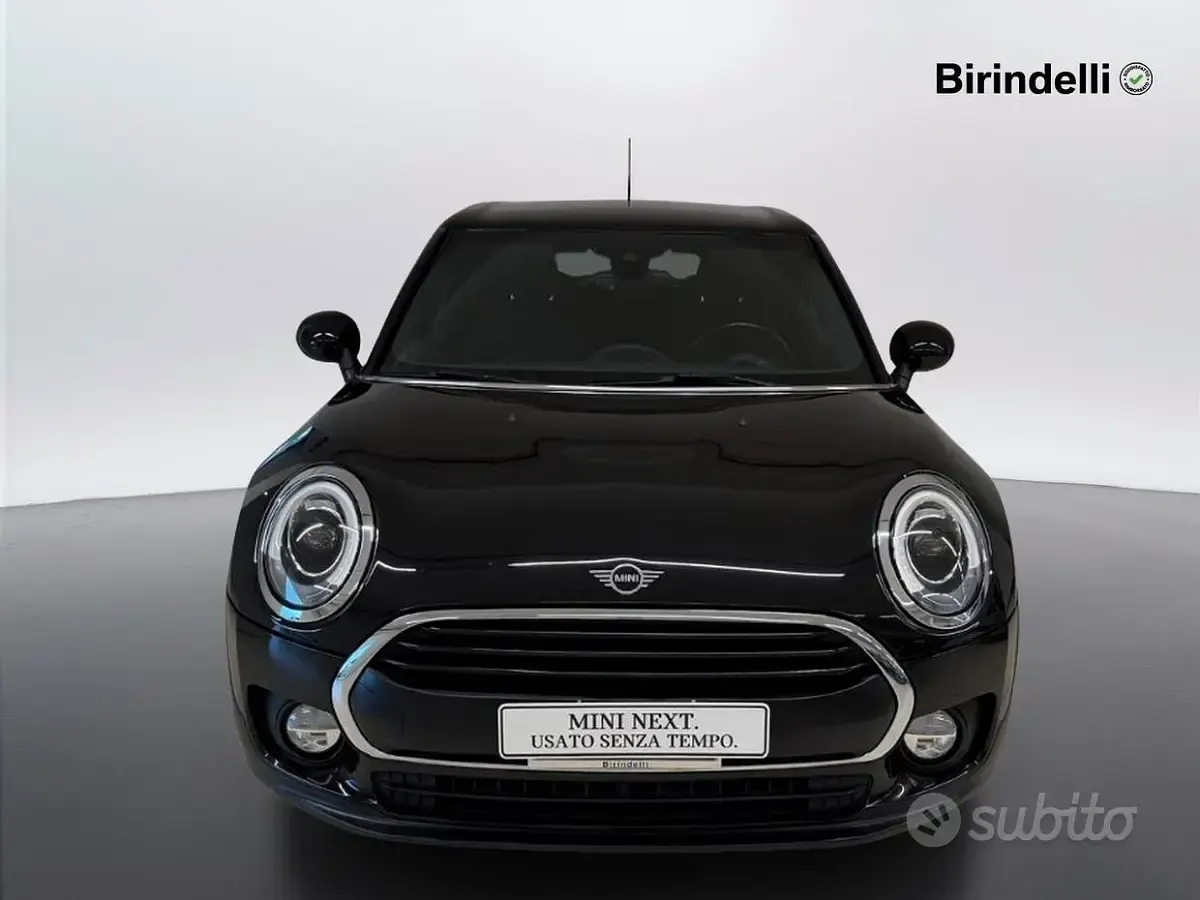 Usata Mini One Clubman Hype 116 CV (85 kW) 2018 Midnight black metallizzato Station wagon