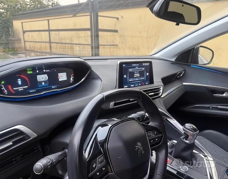 Usata Peugeot 3008 Allure 120 CV (88 kW) 2017 Grigio SUV