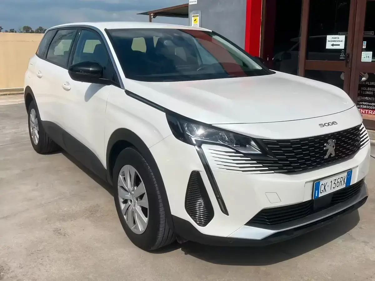 Usata Peugeot 5008 131 CV (96 kW) 2022 Bianco SUV
