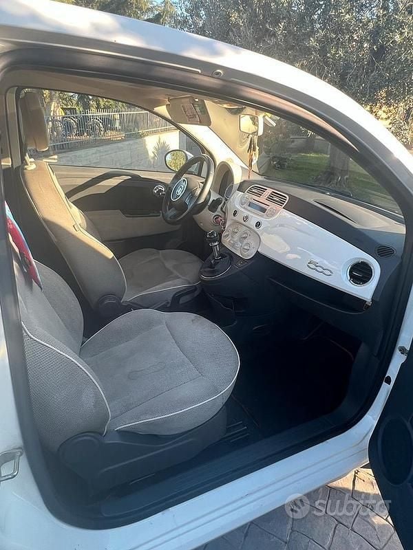 Usata Fiat 500 Lounge 75 CV (55 kW) 2009 Bianco Utilitaria
