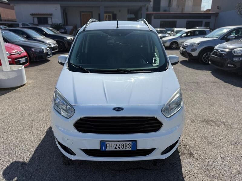 Usata Ford Tourneo Courier Titanium 95 CV (69 kW) 2017 Bianco Monovolume