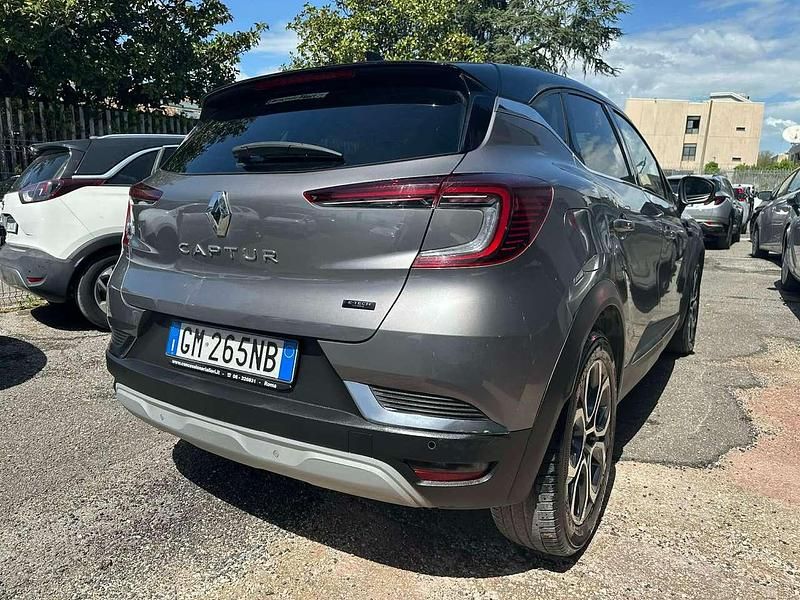 Usata Renault Captur Techno 94 CV (69 kW) 2023 Grigio SUV