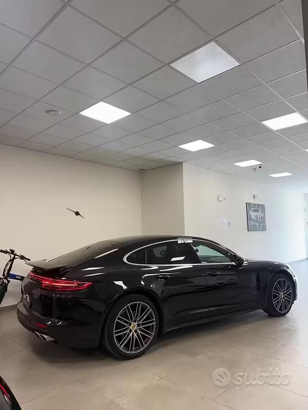Usata Porsche Panamera 4S Diesel 422 CV (310 kW) 2017 Nero Utilitaria