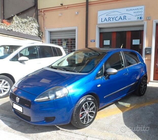 Usata Fiat Grande Punto Dynamic 90 CV (66 kW) 2009 Blu Utilitaria