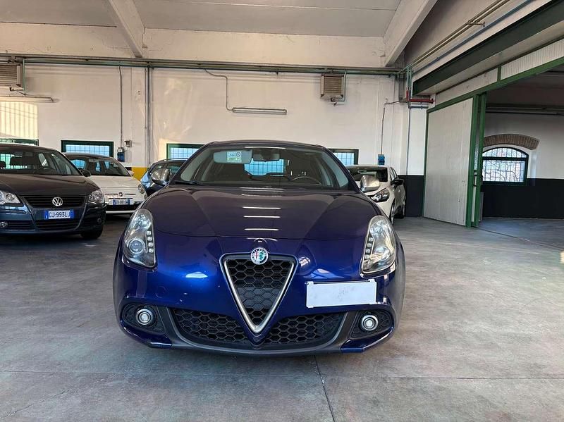 Usata Alfa Romeo Giulietta Super 120 CV (88 kW) 2016 Blu magnetico Utilitaria