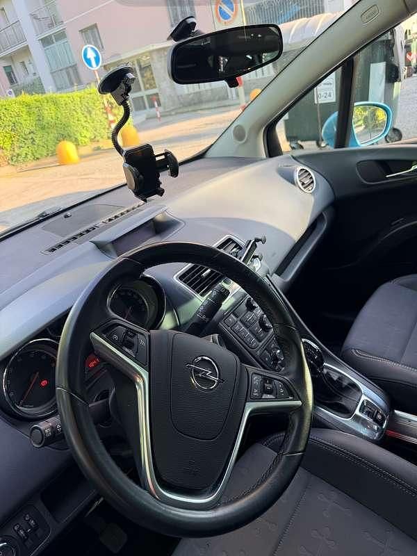 Usata Opel Meriva Cosmo 90 CV (66 kW) 2011 Verde Monovolume