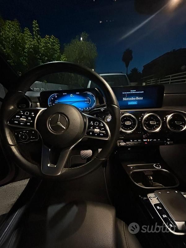 Usata Mercedes A180 95 CV (69 kW) 2020 Grigio Berlina
