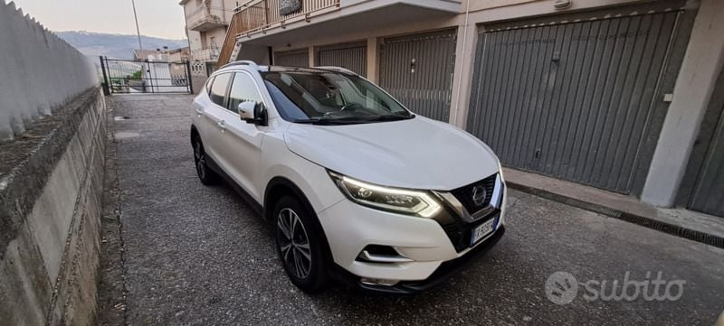 Usata Nissan Qashqai N-Connecta 131 CV (96 kW) 2018 Bianco SUV