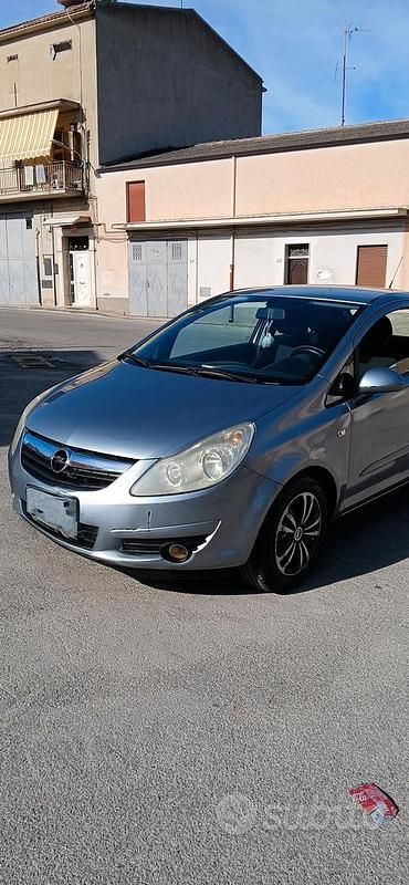 Usata Opel Corsa Sport 80 CV (58 kW) 2007 Grigio Berlina