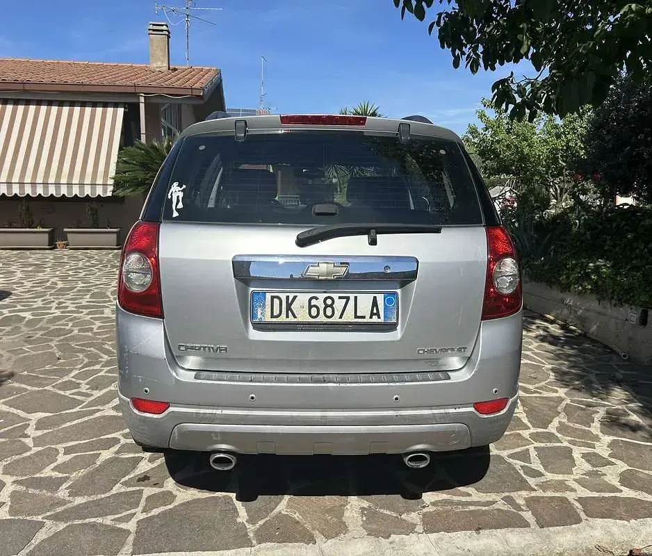 Usata Chevrolet Captiva 150 CV (110 kW) 2007 Grigio SUV