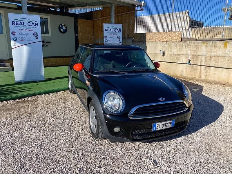 Usata Mini Cooper 90 CV (66 kW) 2010 Nero Utilitaria
