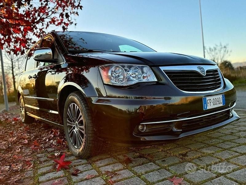 Usata Lancia Voyager Platinum 177 CV (130 kW) 2015 Nero Monovolume