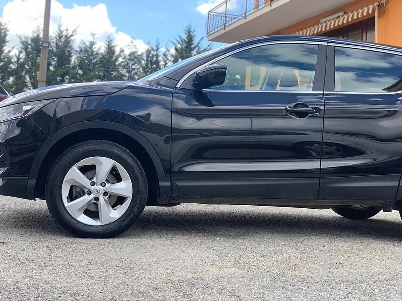 Usata Nissan Qashqai N-Connecta 115 CV (84 kW) 2021 Nero SUV