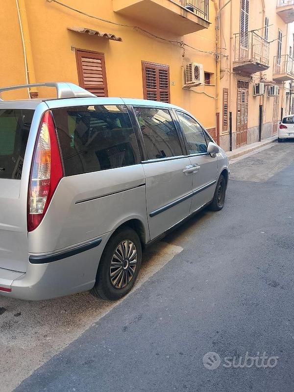 Usata Fiat Ulysse 109 CV (80 kW) 2023 Grigio Monovolume