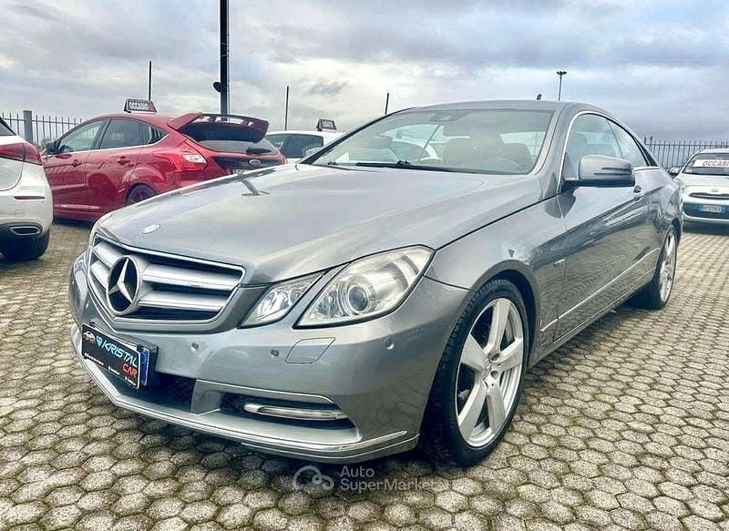 Usata Mercedes E220 170 CV (125 kW) 2012 Argento Coupé