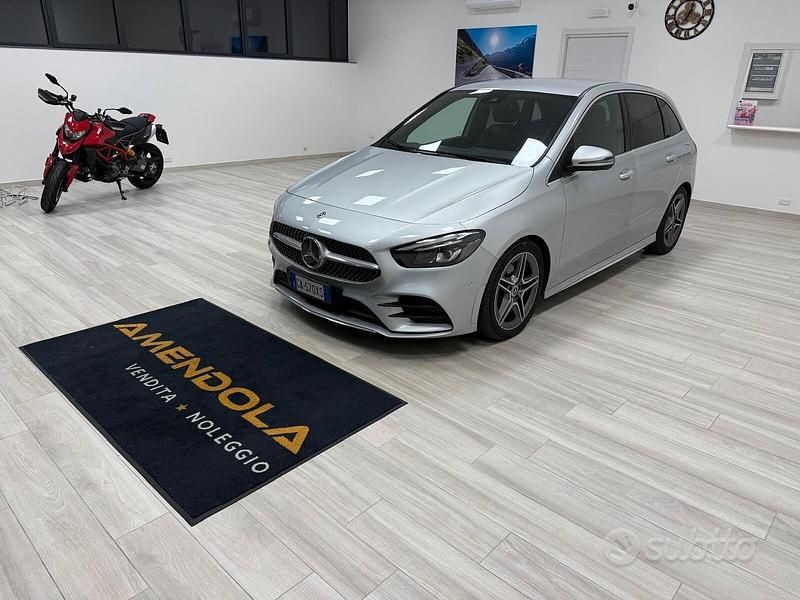 Usata Mercedes B180 Premium 120 CV (88 kW) 2020 Grigio Utilitaria