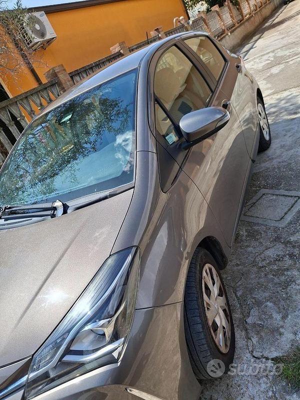 Usata Toyota Yaris Active 72 CV (52 kW) 2018 Berlina