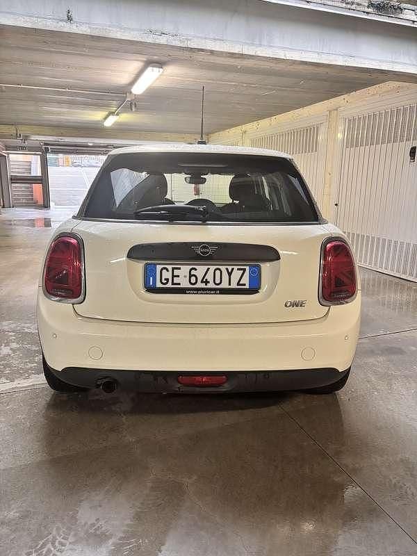 Usata Mini ONE 75 CV (55 kW) 2021 Bianco Utilitaria