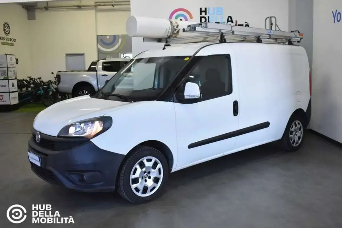 Usata Fiat Doblò 120 CV (88 kW) 2019 Bianco Monovolume
