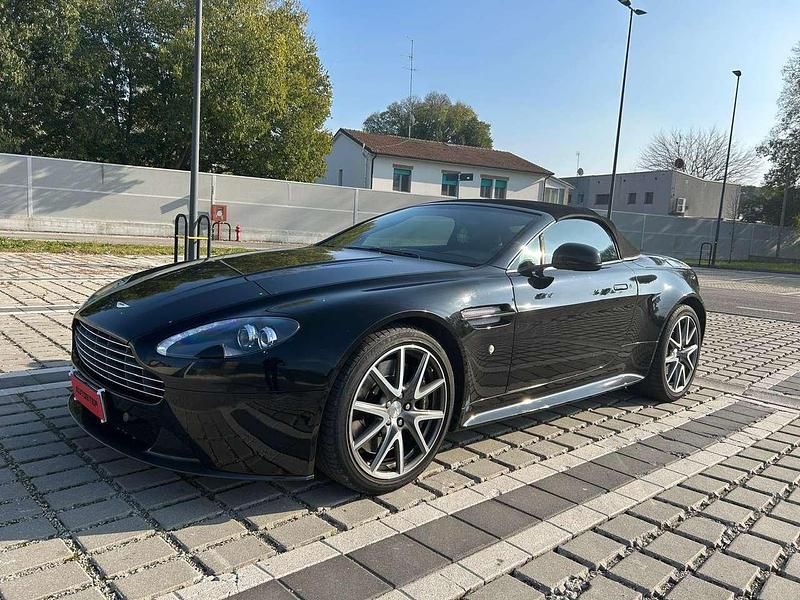 Nero Usata 2012 Aston Martin V8 Vantage Cabrio | 64.500 € (Buon prezzo) - Immagine 1/4