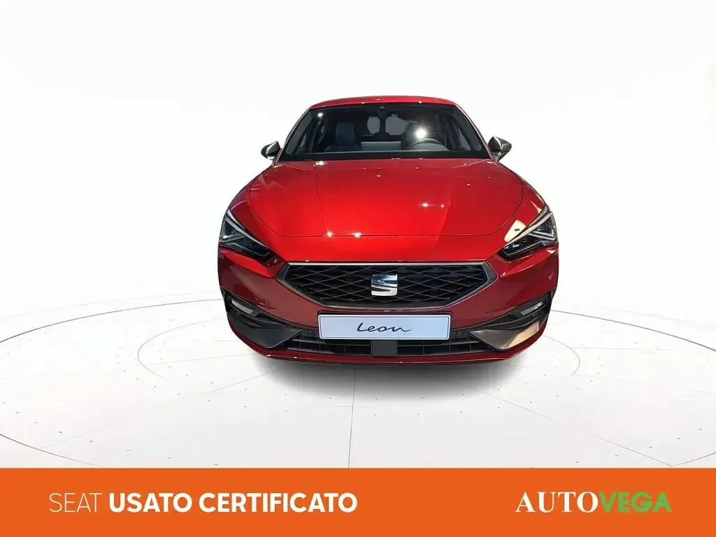 Usata Seat Leon FR 150 CV (110 kW) 2025 Rosso pastello Berlina
