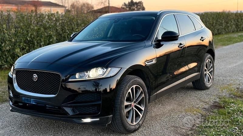 Usata Jaguar F-Pace Prestige 180 CV (132 kW) 2018 Nero SUV