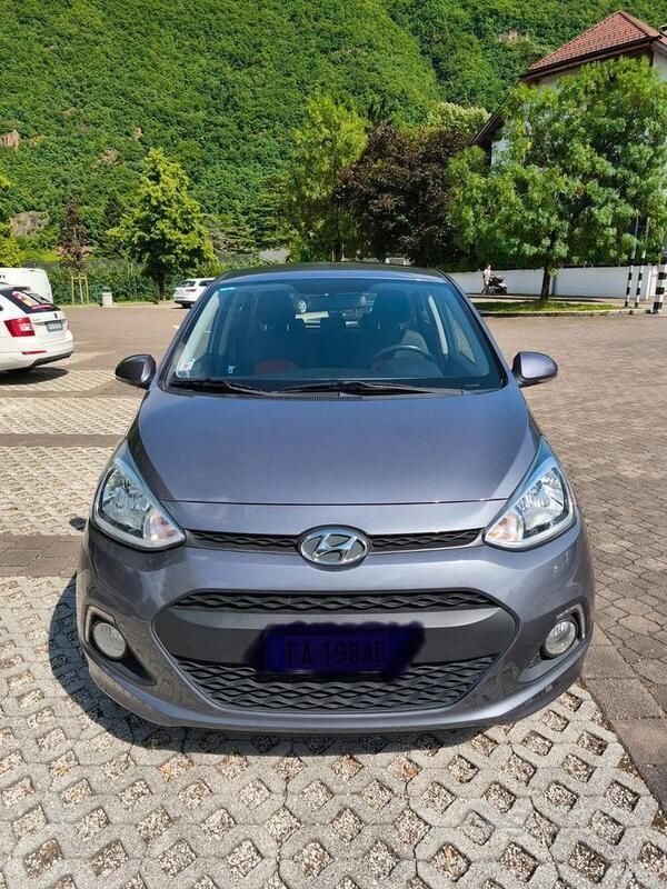 Usata Hyundai i10 69 CV (50 kW) 2015 Grigio Utilitaria