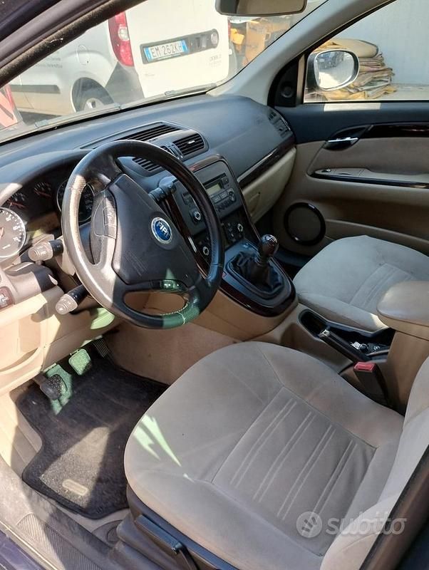 Usata Fiat Croma Active 149 CV (109 kW) 2005 Blu Station wagon