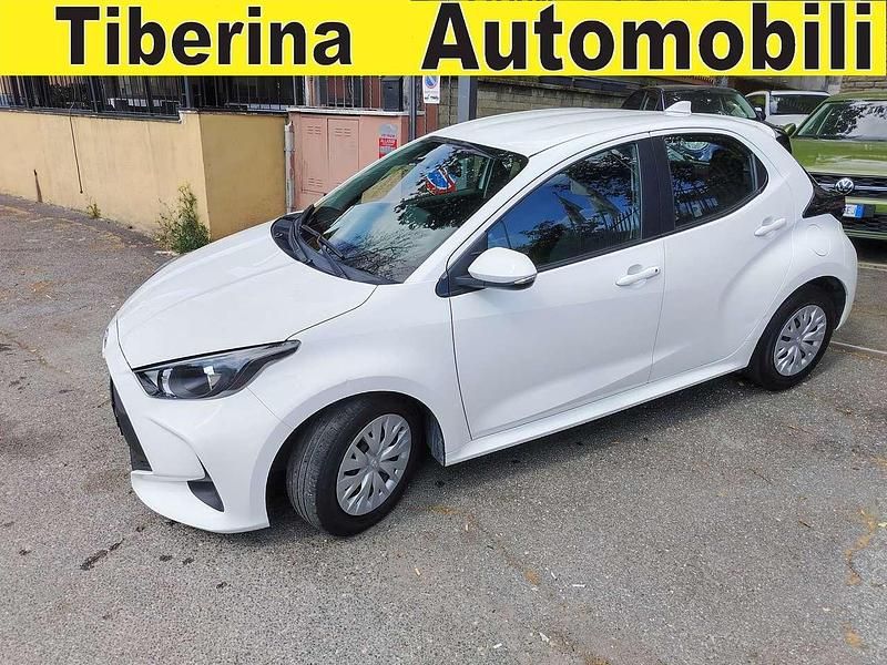 Usata Toyota Yaris Hybrid 92 CV (67 kW) 2022 Bianco Berlina