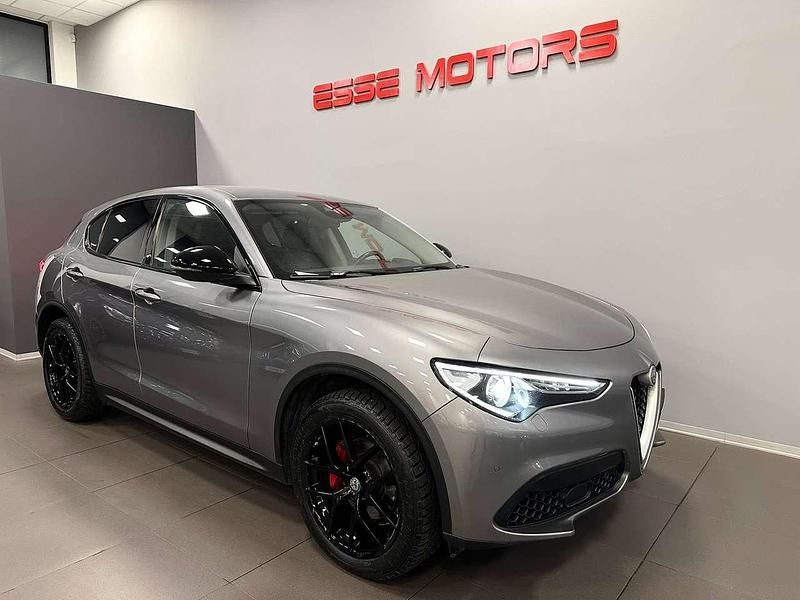 Grigio Usata 2017 Alfa Romeo Stelvio SUV | 24.990 € (Buon prezzo) - Immagine 1/4