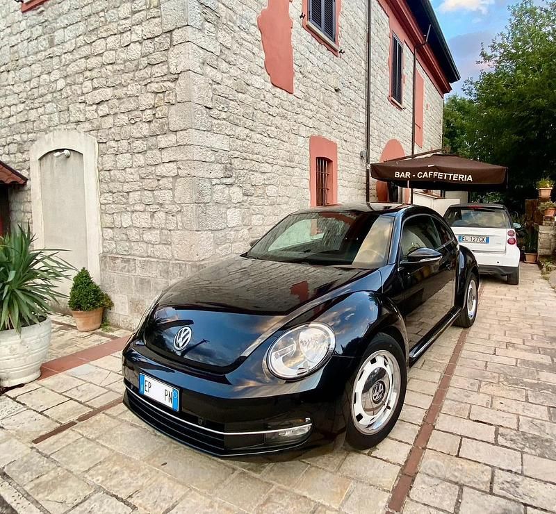 Usata 2013 VW Maggiolino Tre volumi | 9500 € (Buon prezzo) - Immagine 1/3