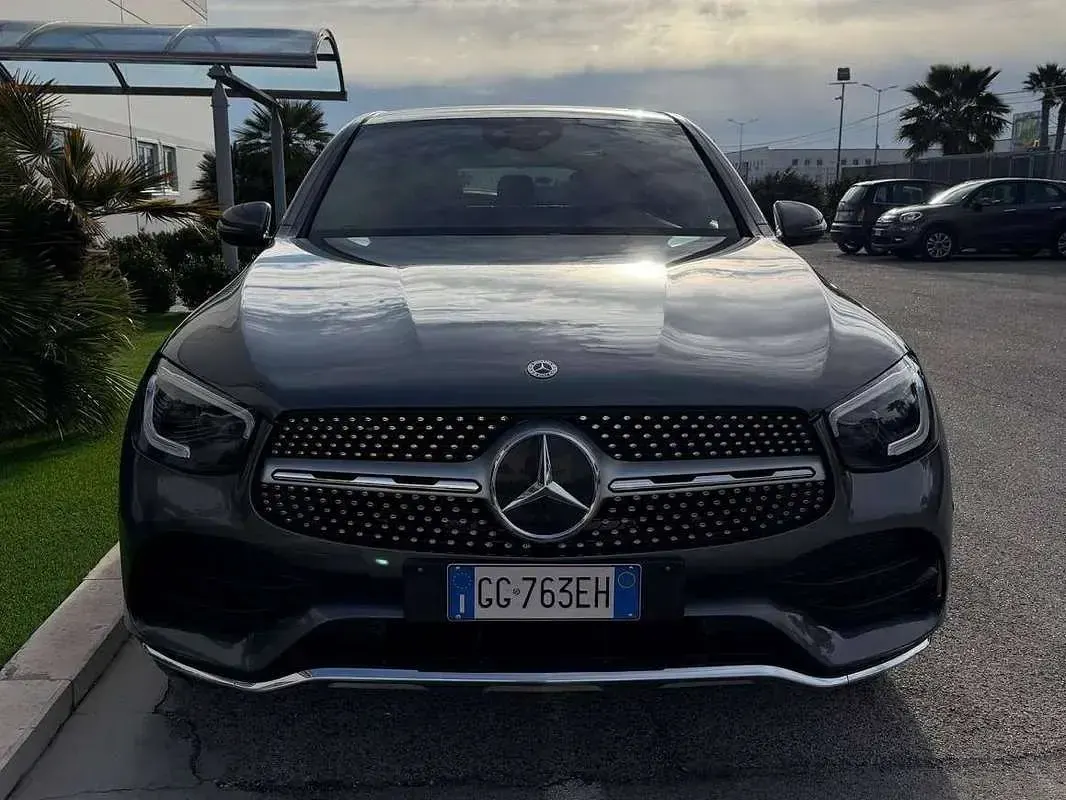 Usata Mercedes GLC300 AMG 245 CV (180 kW) 2021 Grigio SUV