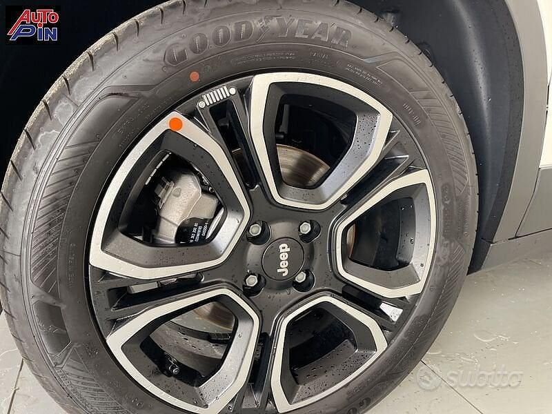 Nuova Jeep Avenger Summit 110 CV (80 kW) 2025 Bianco SUV