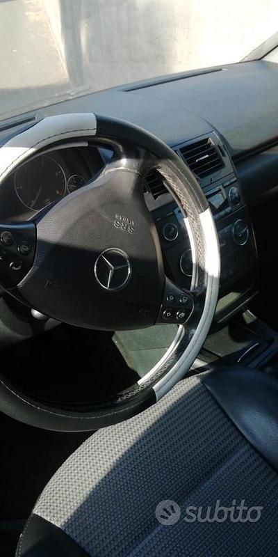 Usata 2005 Mercedes A200 Tre volumi | 2600 € (Buon prezzo) - Immagine 1/4