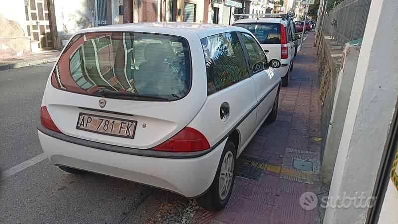 Usata Lancia Ypsilon 86 CV (63 kW) 1998 Bianco Utilitaria