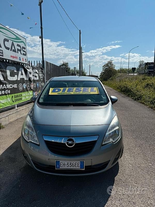 Usata Opel Meriva Cosmo 95 CV (69 kW) 2011 Grigio Monovolume