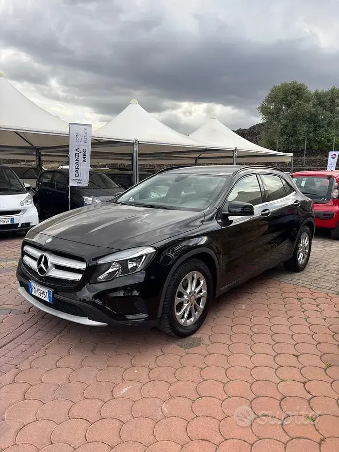 Usata Mercedes GLA180 109 CV (80 kW) 2017 Nero SUV