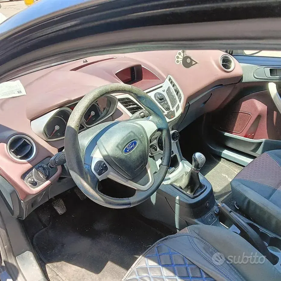 Usata Ford Fiesta 97 CV (71 kW) 2009 Nero Utilitaria