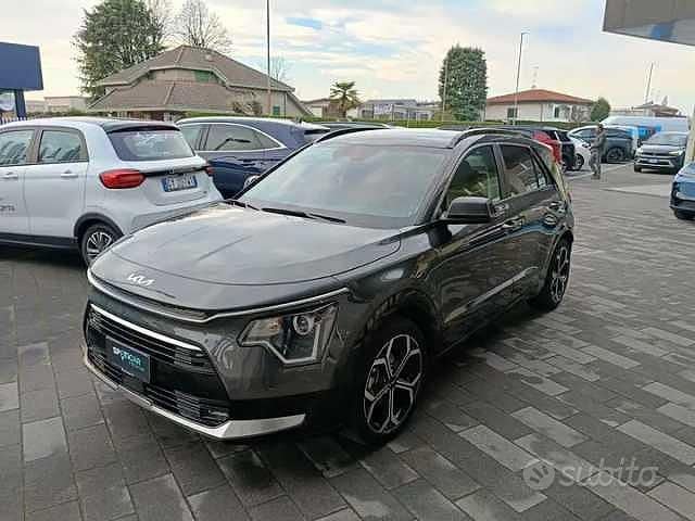 Usata Kia Niro Style 141 CV (103 kW) 2023 Grigio SUV