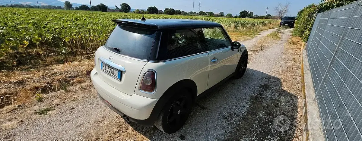 Usata Mini Cooper D 112 CV (82 kW) 2010 Utilitaria
