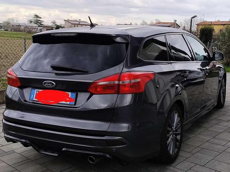 Usata Ford Focus ST-Line 150 CV (110 kW) 2016 Grigio Station wagon