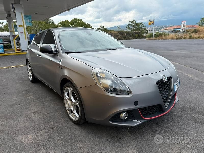 Usata Alfa Romeo Giulietta Quadrifoglio 120 CV (88 kW) 2016 Grigio Berlina