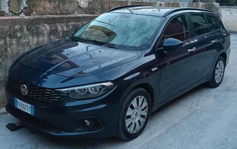 Usata Fiat Tipo S 120 CV (88 kW) 2019 Blu Station wagon