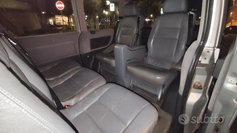 Usata Mercedes 220 122 CV (89 kW) 2003 Monovolume
