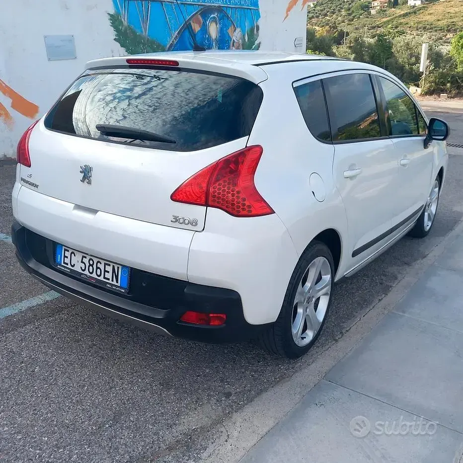 Usata Peugeot 3008 Business-Line 150 CV (110 kW) 2010 Bianco Station wagon