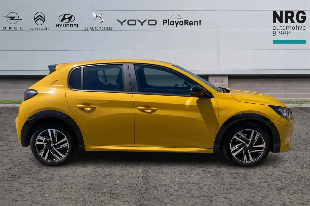 Usata Peugeot 208 Allure 102 CV (75 kW) 2023 Giallo Utilitaria